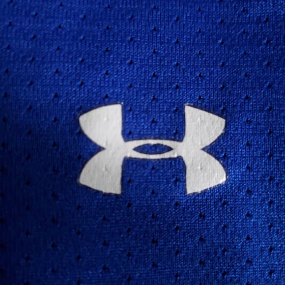 Under Armour Women's Soccer Breathable V-Neck Shirt/Jersey Size Small - Picture 3 of 5